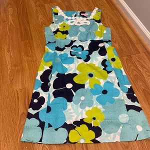 Pre owned Lilly Pulitzer adelson shift dress, size 4. “Pop goes the floral”